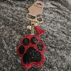 DIVAS LiMiTED Red and Black Paw Key Holder